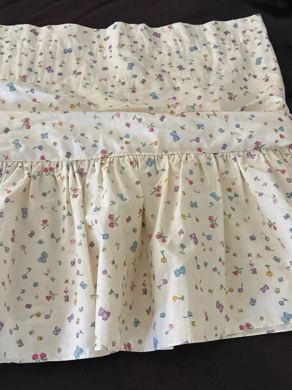 Classic Pooh Cream Floral & Butterfly Ruffled 2 Window Valance